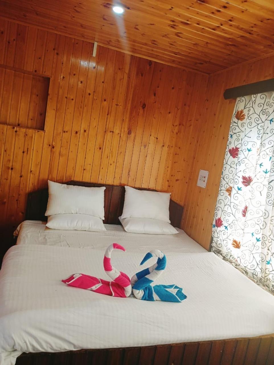 New Prince Cottage & Saibha Palace Pahalgām Екстериор снимка
