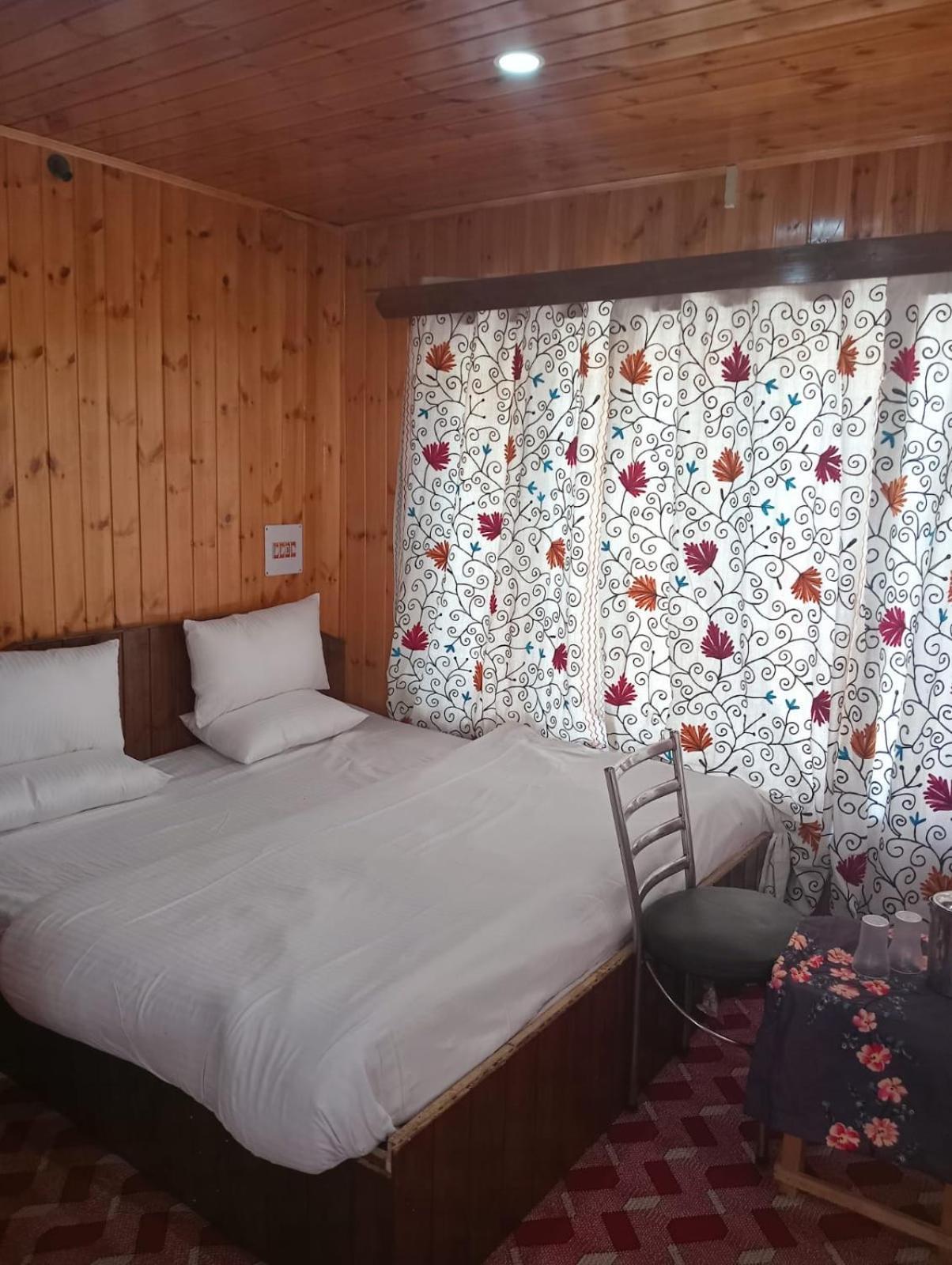 New Prince Cottage & Saibha Palace Pahalgām Екстериор снимка
